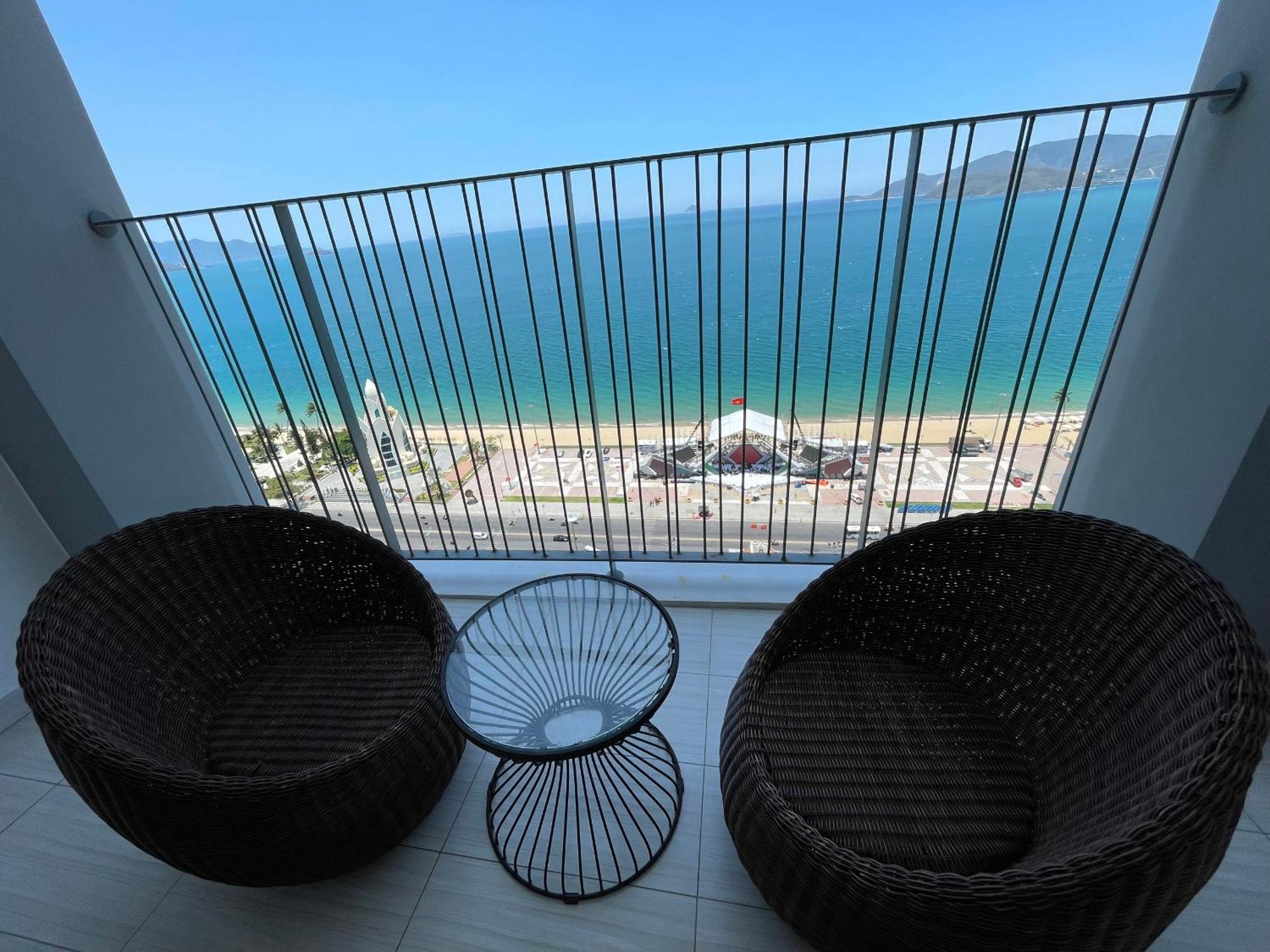 Panorama Apartment Sunset Nha Trang City Exteriör bild